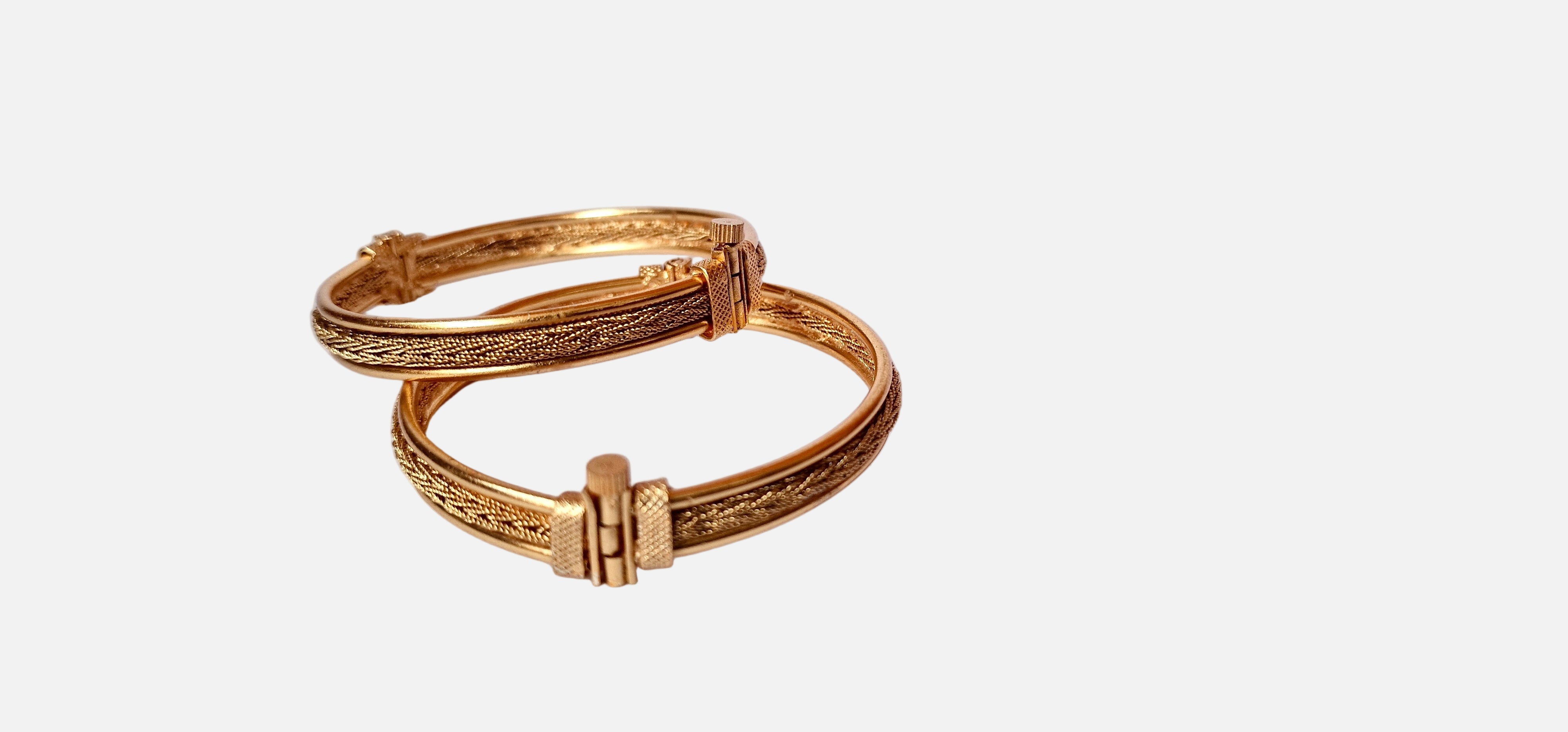 Bangles - B105