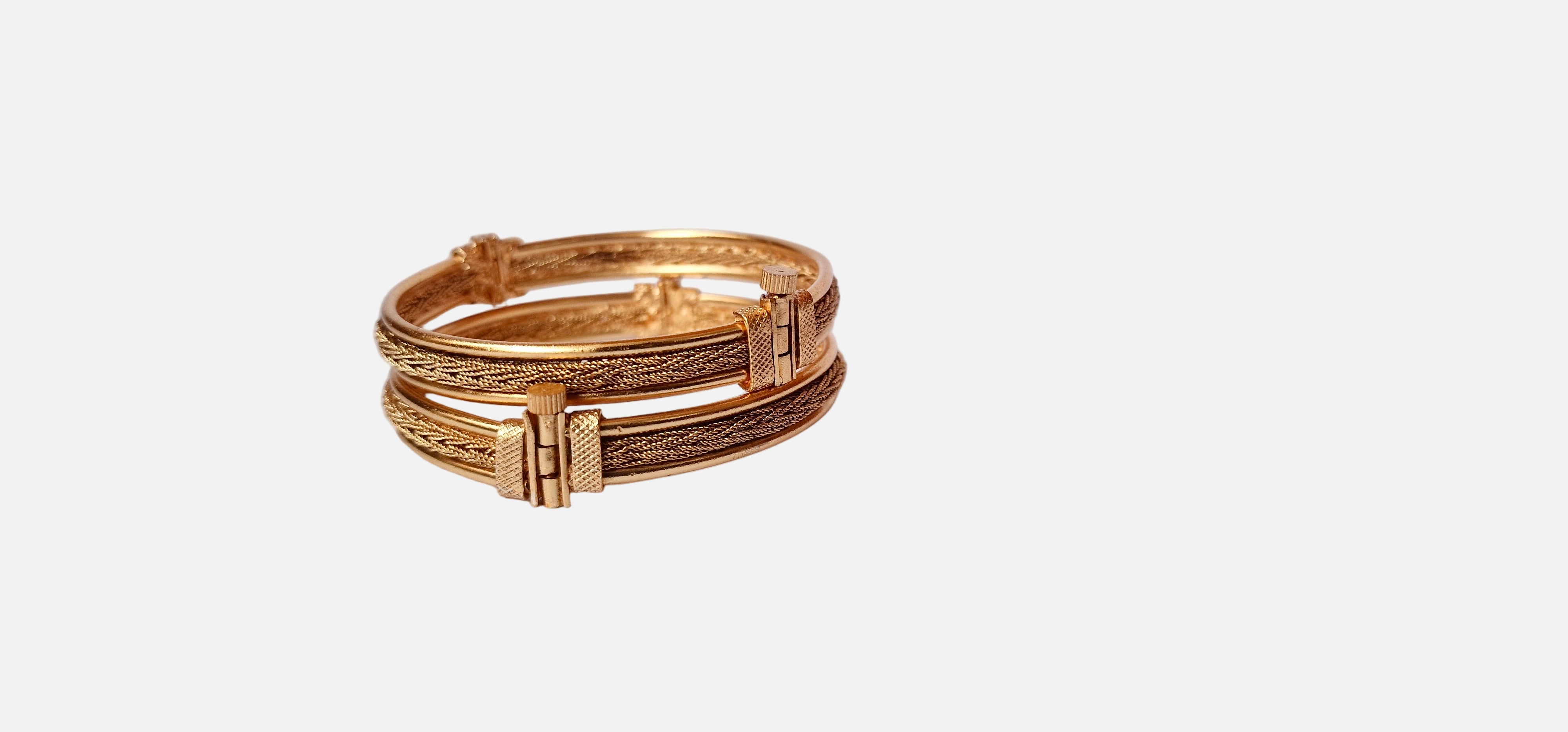 Bangles - B105